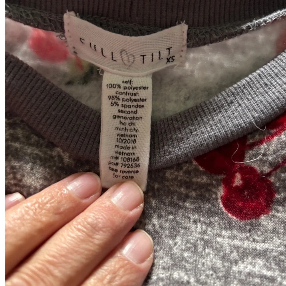 Full Tilt Girls XS Gray Heathered Cherry Print Long Sleeve Crewneck Sweatshirt